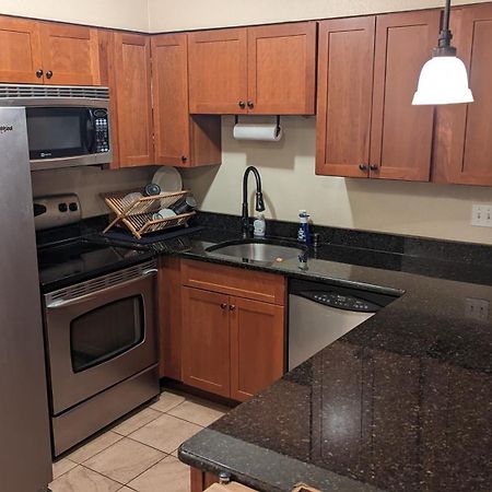 הוילה ברקנרידג' Cozy Townhouse On The Main Bus Line מראה חיצוני תמונה